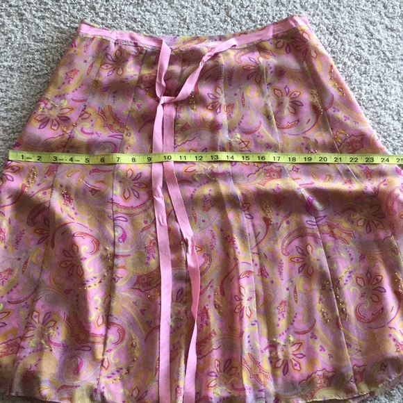 Like new, Dressy, flattering, fully lined skirt. - Picture 8 of 8
